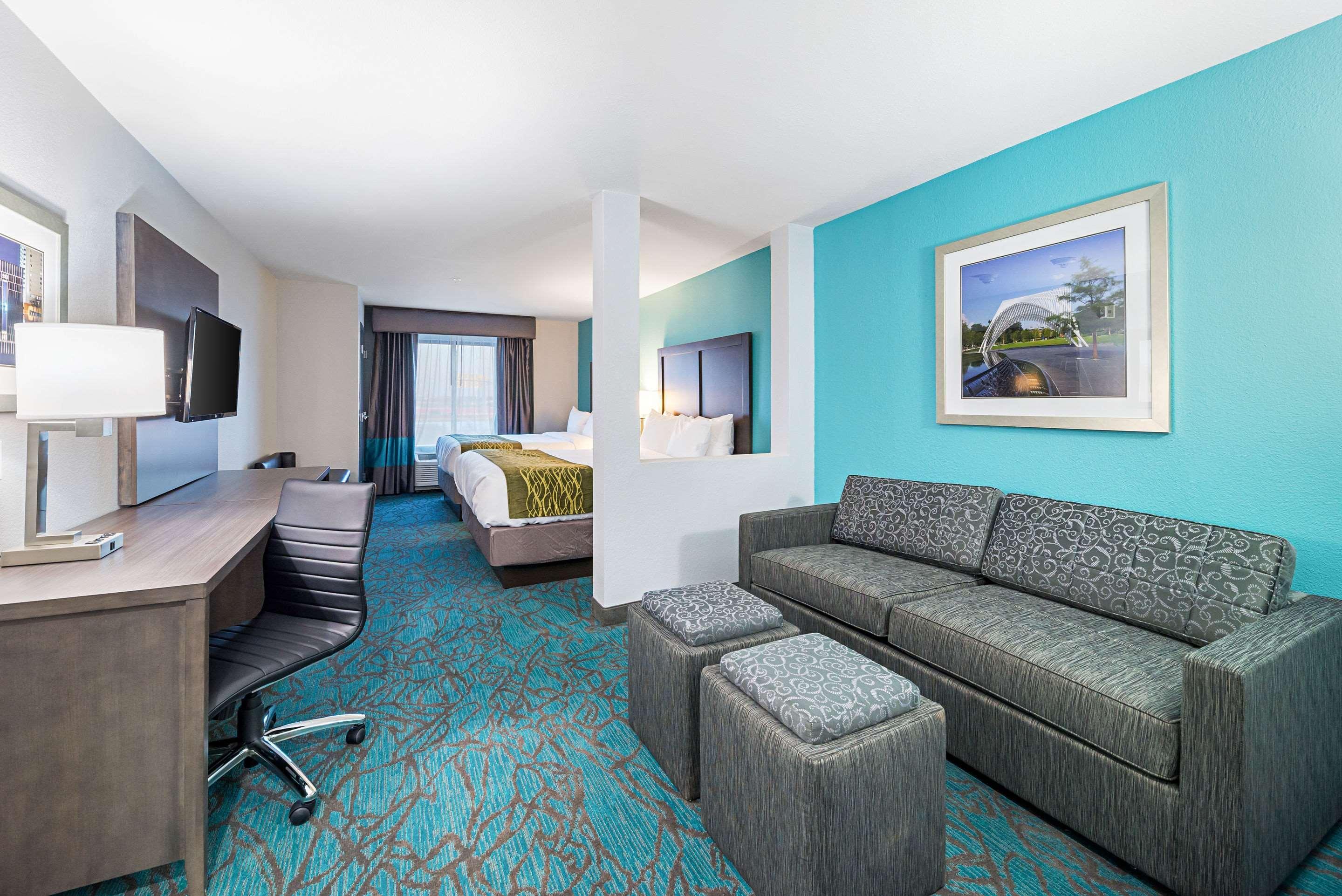 Comfort Inn & Suites Oklahoma City Near Bricktown Exterior photo